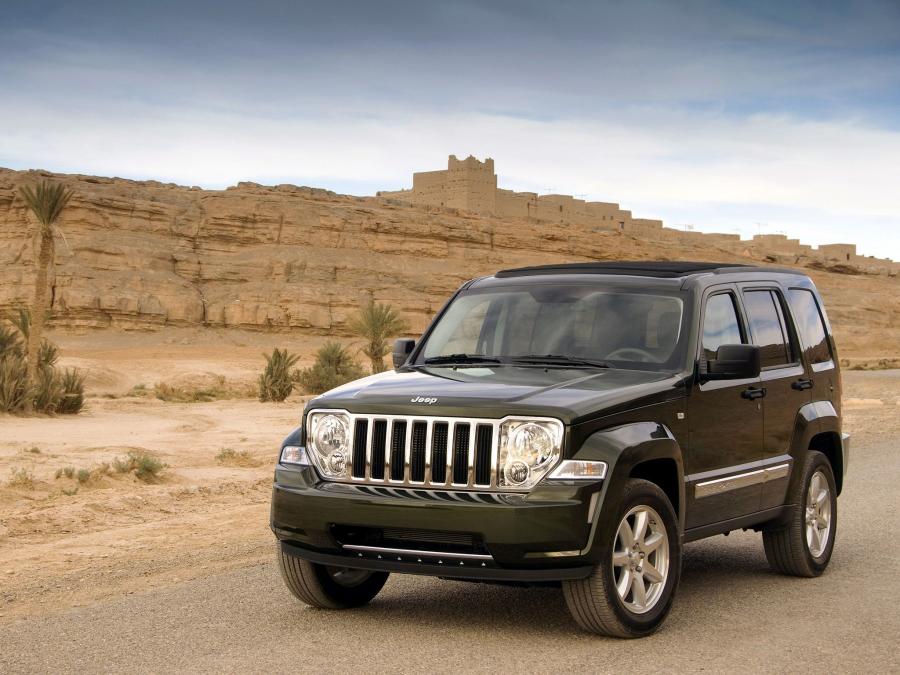  Jeep Cherokee Limited CRD 2007 года  (фото 15 из 30)